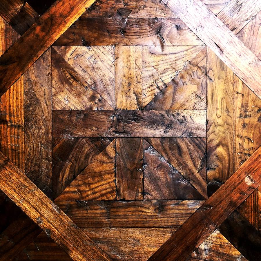 Tumbling blocks parquet pattern